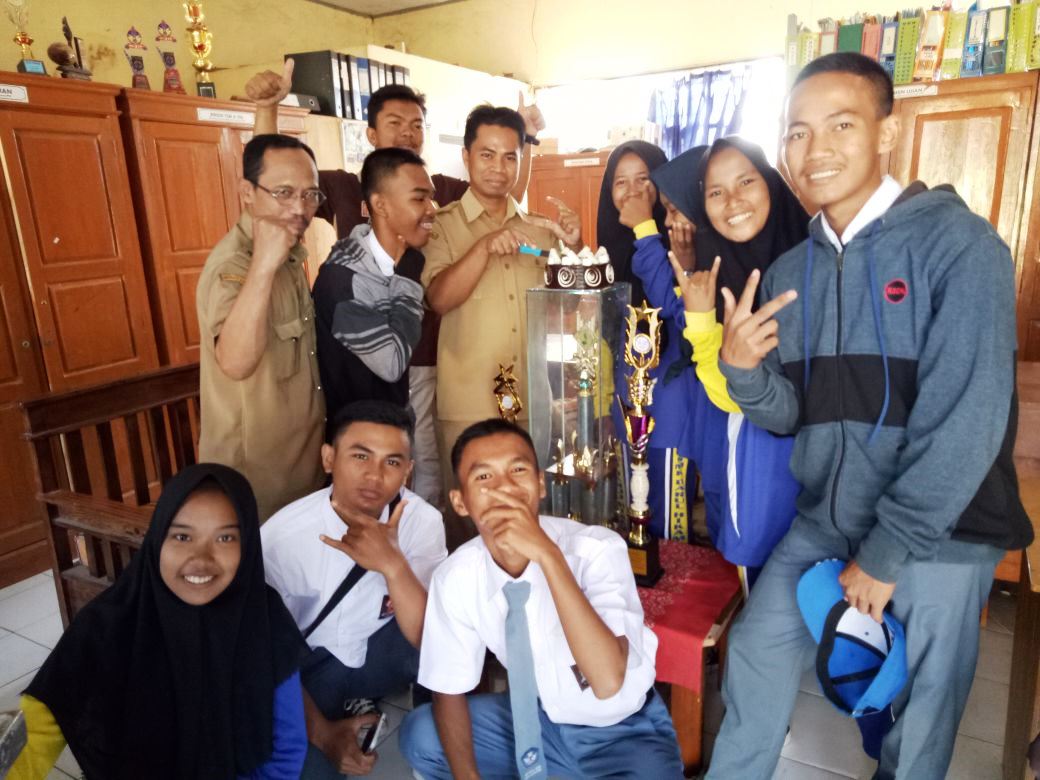 Tim LVBB SMK Darul Hikam Binong Juara Favorit