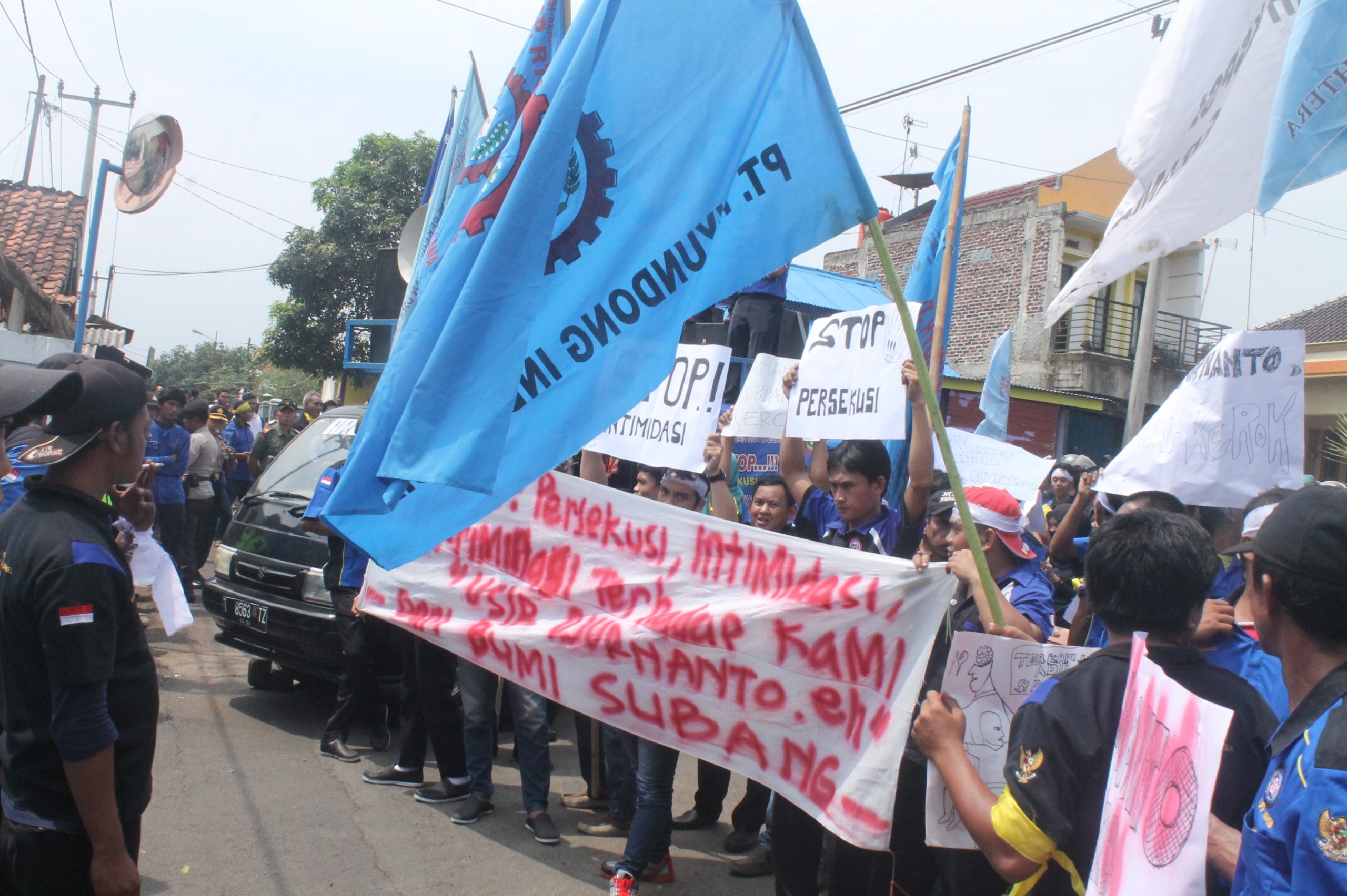 Protes Tindakan Union Busting, Buruh Demo PT AMB