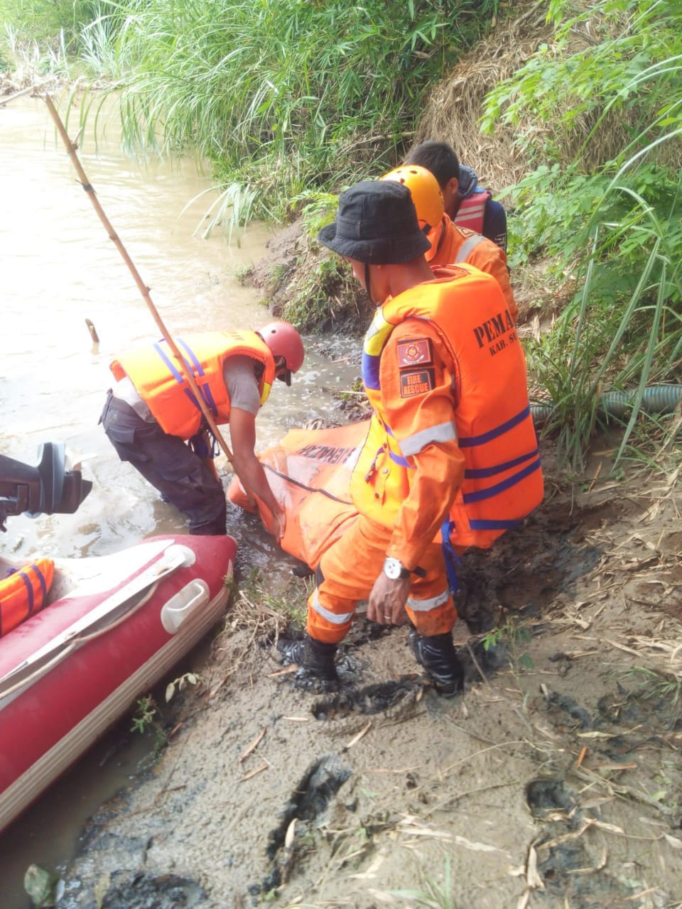 Dua Hari Terbawa Arus Sungai, Warga Cipeundeuy Ditemukan Tewas