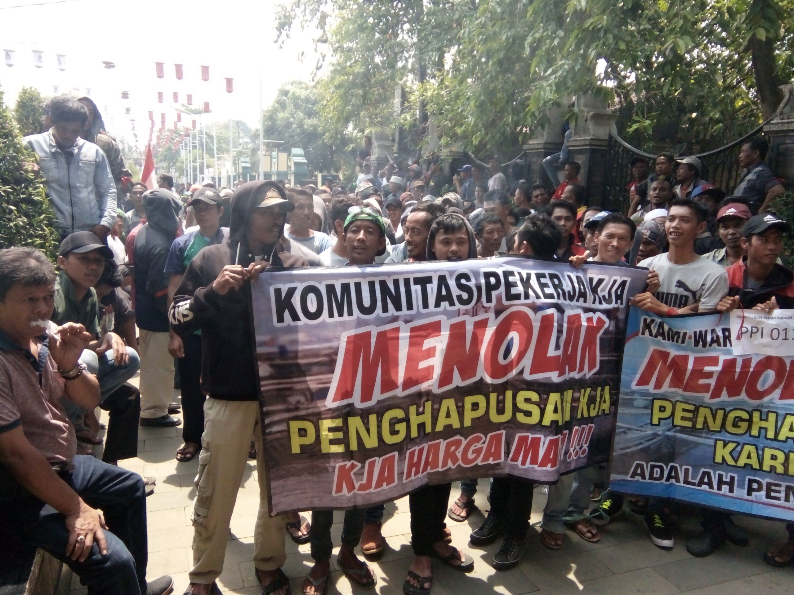 Komunitas Petani Demo PJT II, Penertiban KJA Kembali Mandeg
