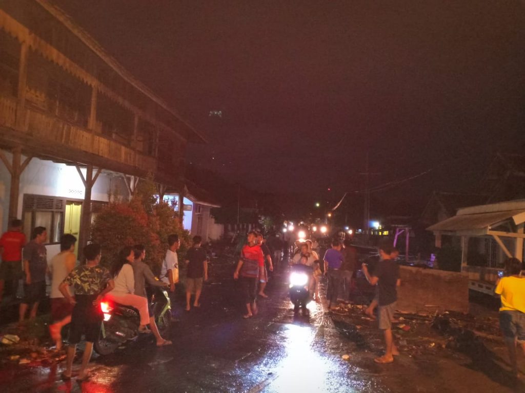 BREAKING NEWS! 43 Orang Tewas, 584 Luka-luka Akibat Tsunami Selat Sunda