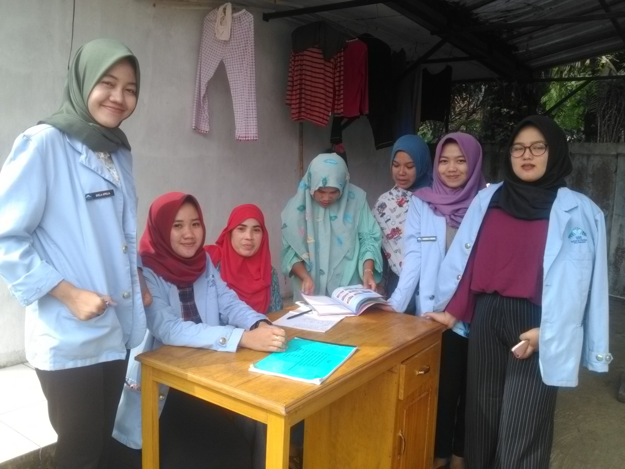 Mahasiswa UIN Palembang Apresiasi Disiplin Siswa
