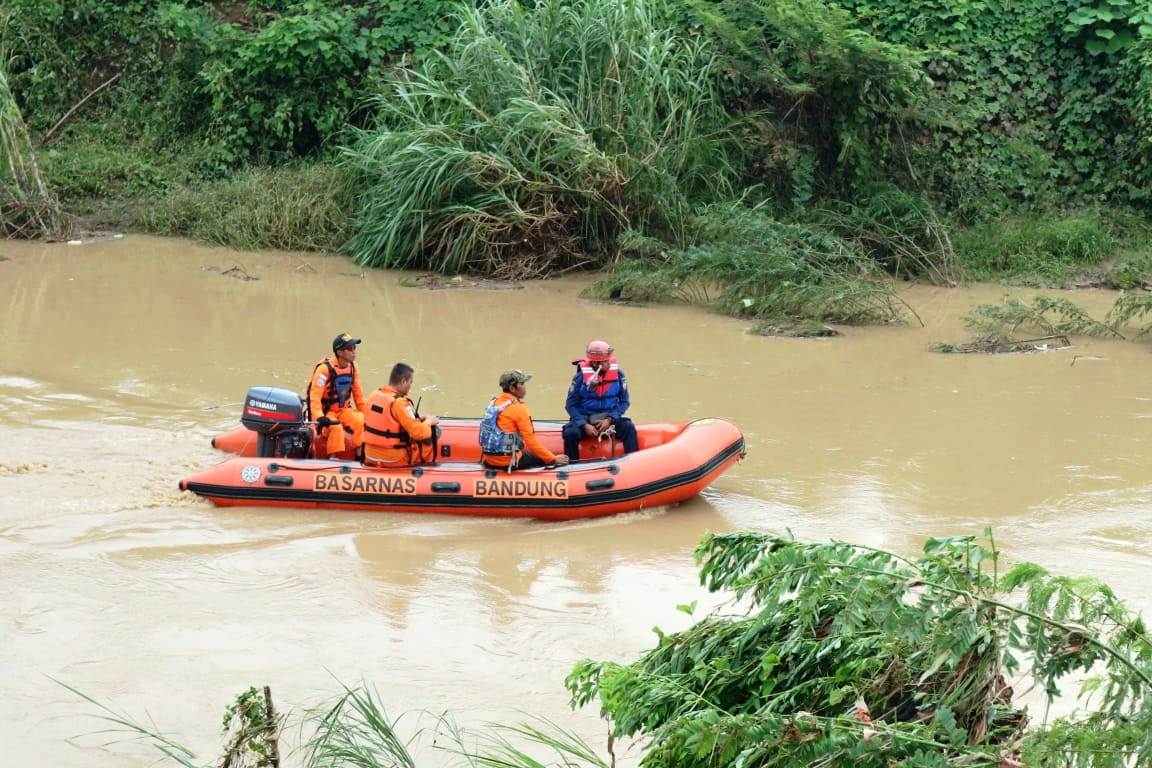 Operasi SAR Nouval Menyisir Sungai Ciherang