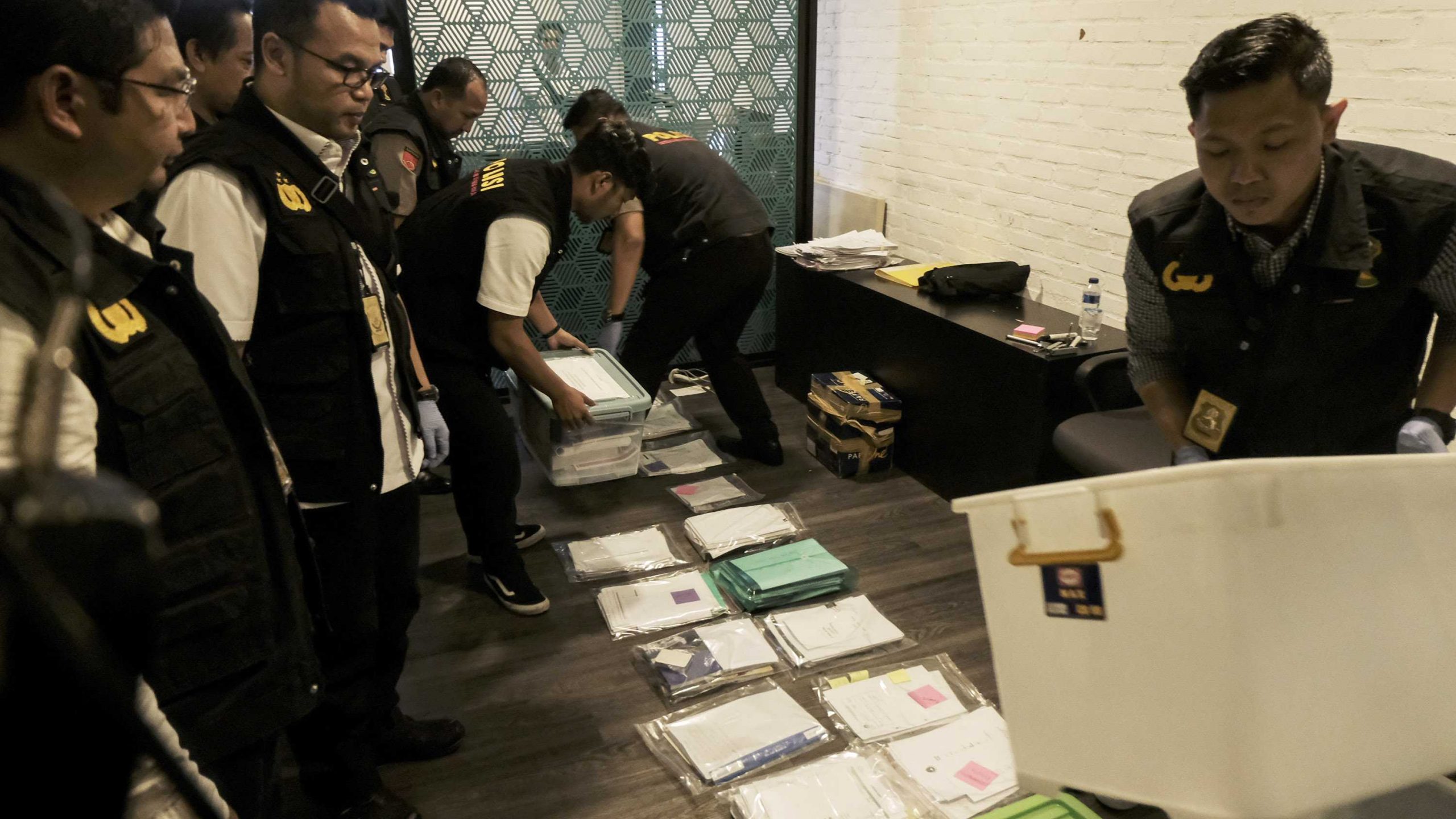 Polisi Cari Dokumen 2017-2018, Satgas Anti-Mafia Bola Geledah Kantor PSSI