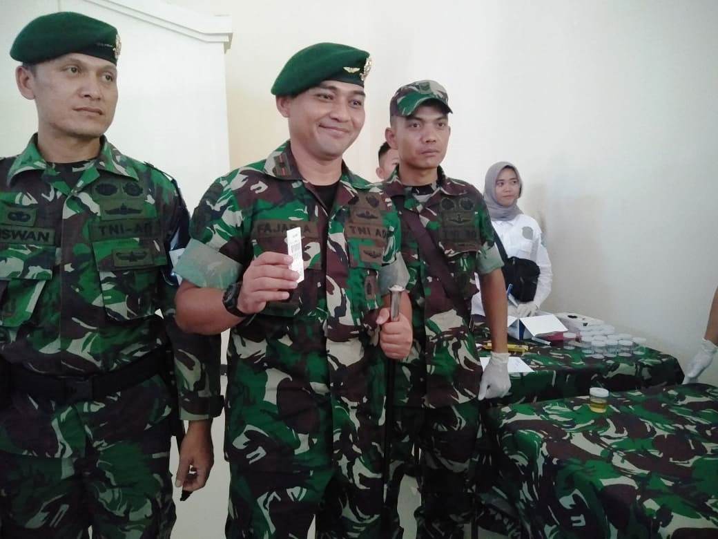 250 Anggota TNI Dites Urine