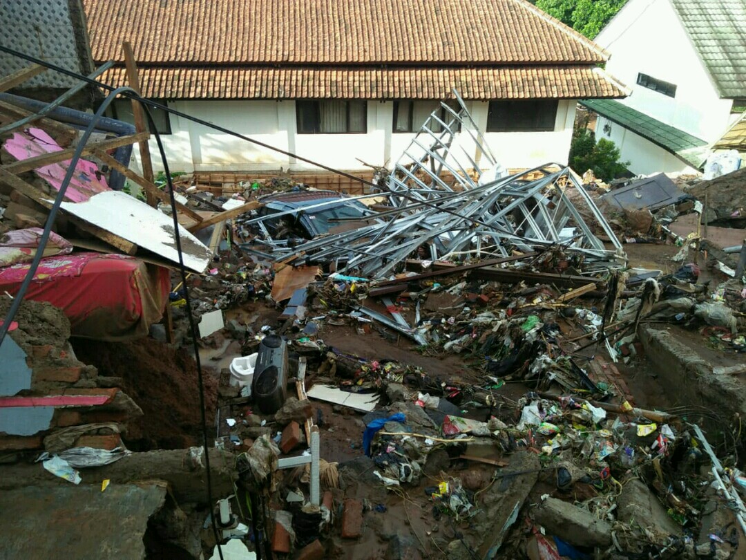 Tiga Orang Tewas Akibat Banjir Bandang di Cilengkrang, Kabupaten Bandung