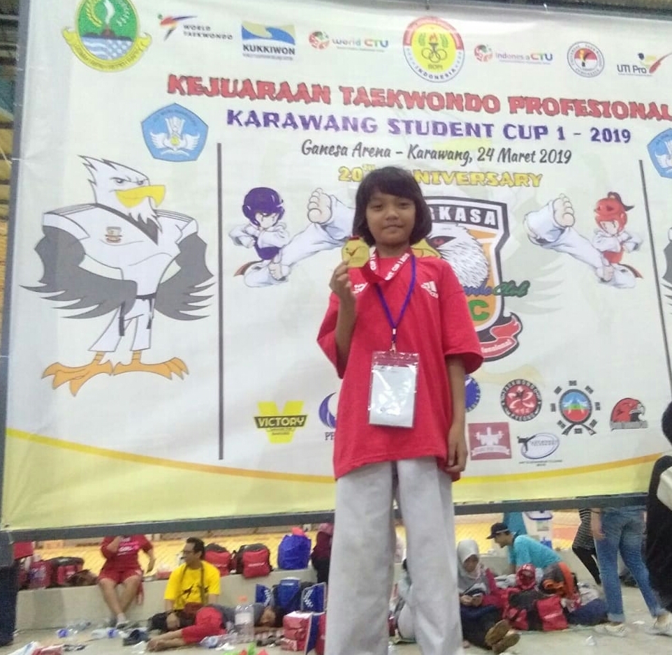 Waffa Shopia Amira Raih Medali Emas di Kejuaraan Taekwondo Nasional