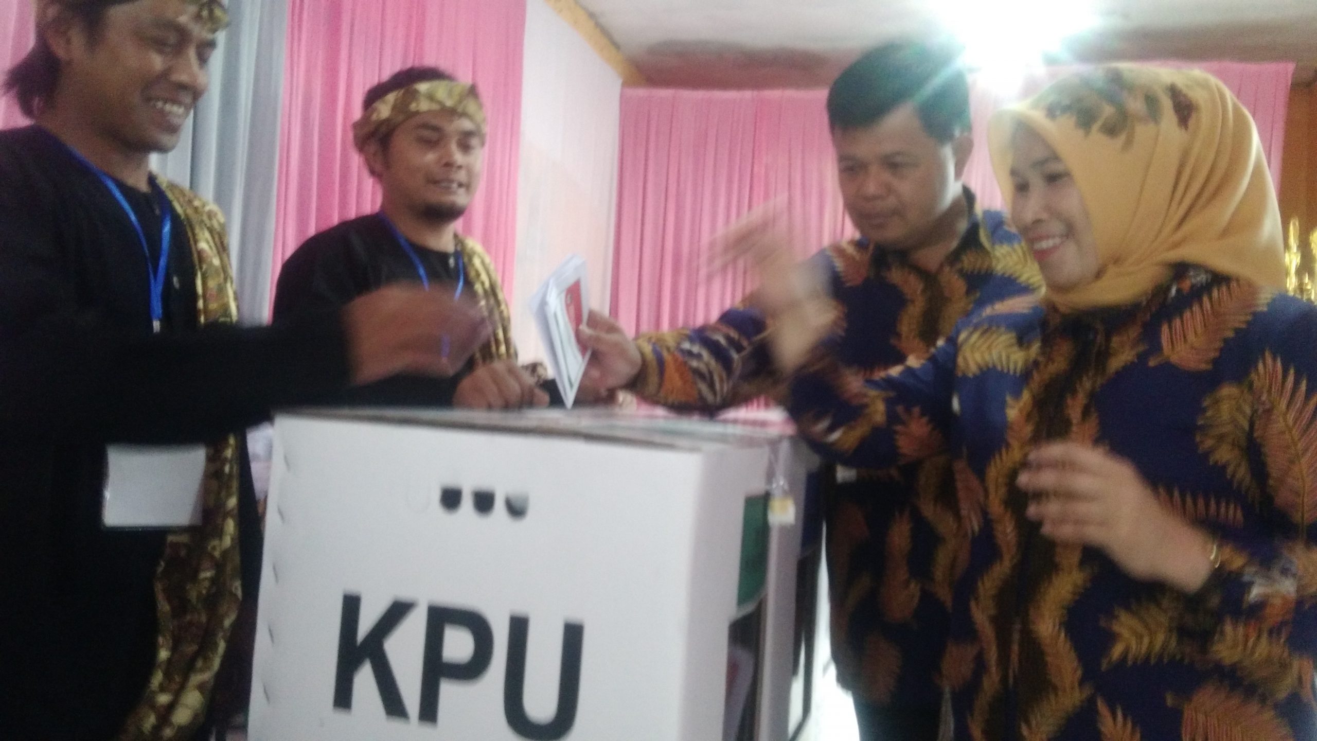 Prabowo-Sandi Unggul di TPS Aa Umbara