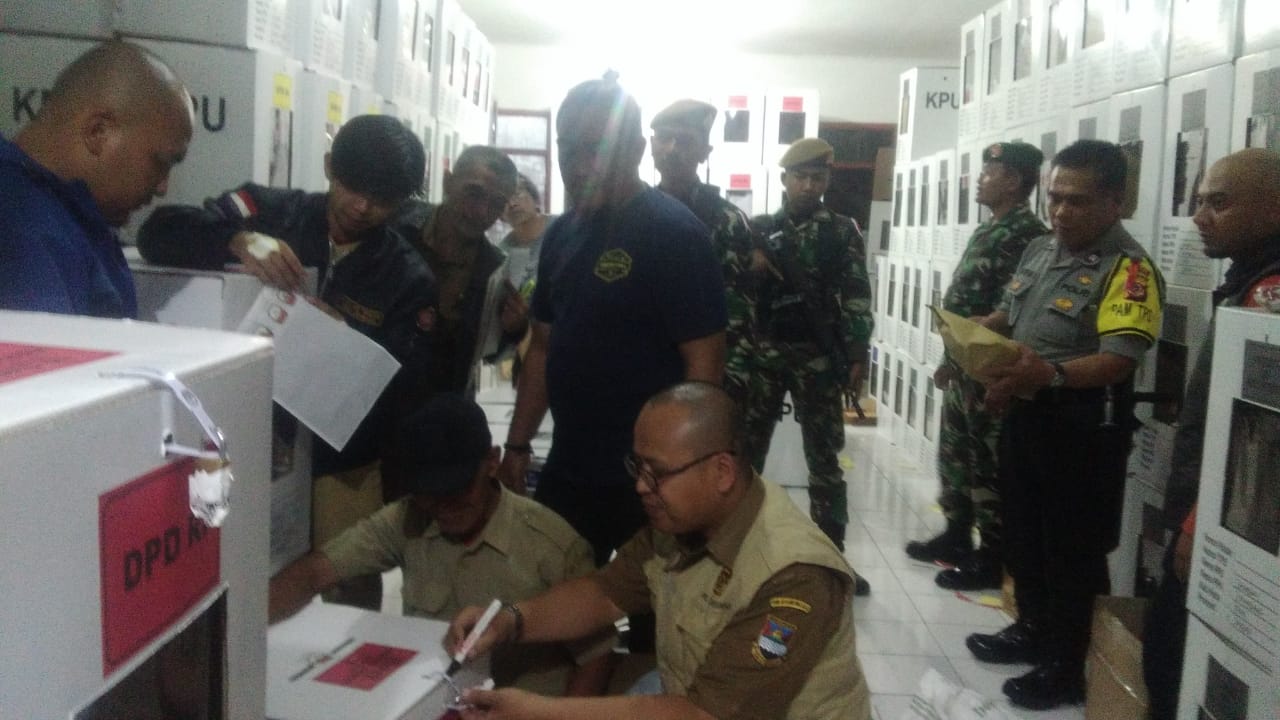 115 Personel Polisi dan TNI Kawal Pergeseran Logistik