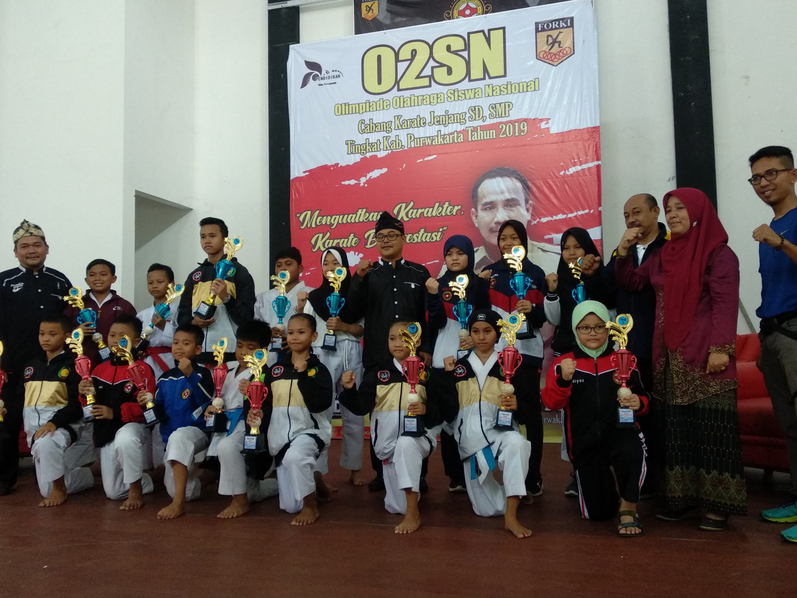 SDN 1 Nagri Kidul Jawara O2SN Cabang Karate