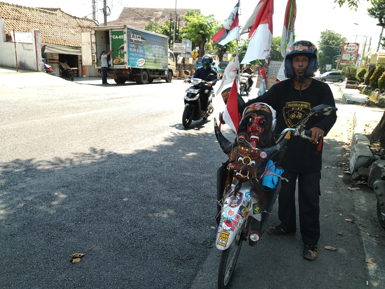 Untung Rontadi Rela Kayuh Sepeda Ratusan Kilometer Demi Berlebaran Bareng Keluarga di Kampung
