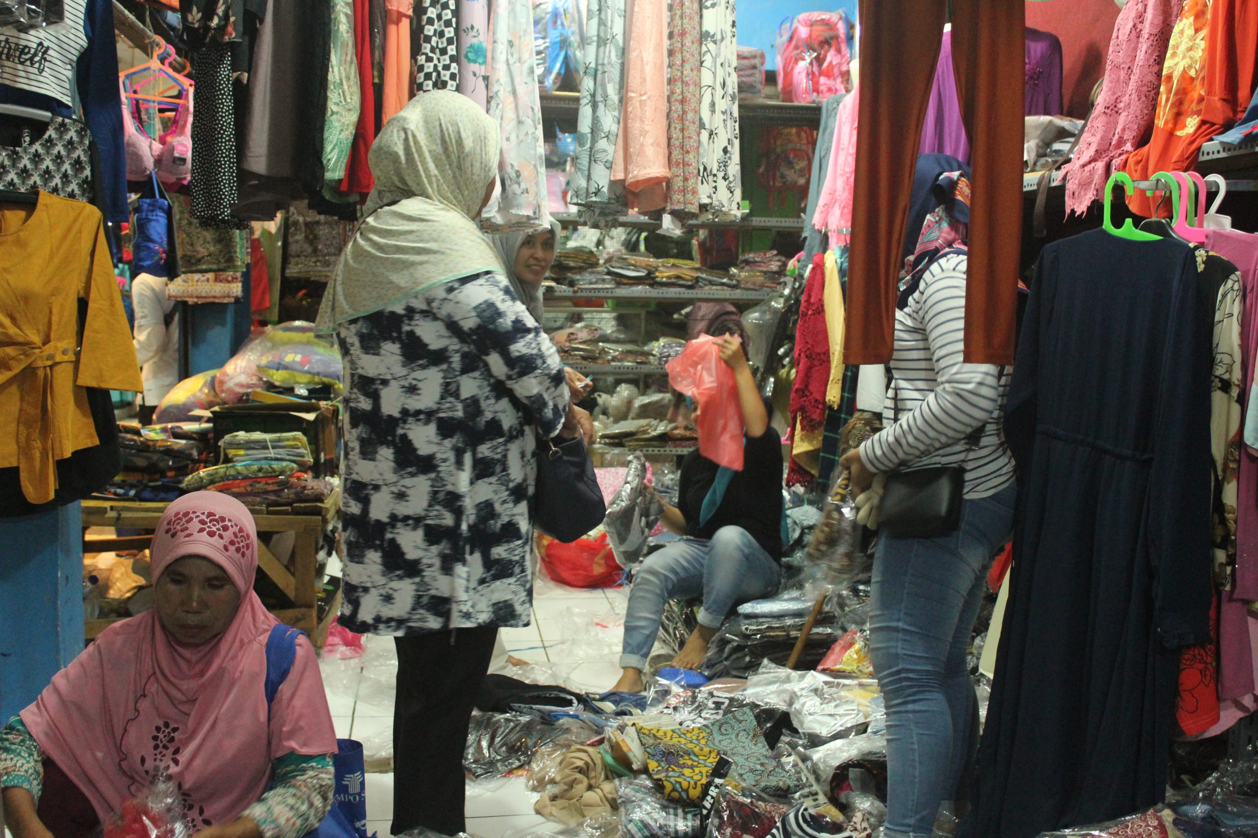 Berburu Baju Lebaran di Pasar Impres Pamanukan