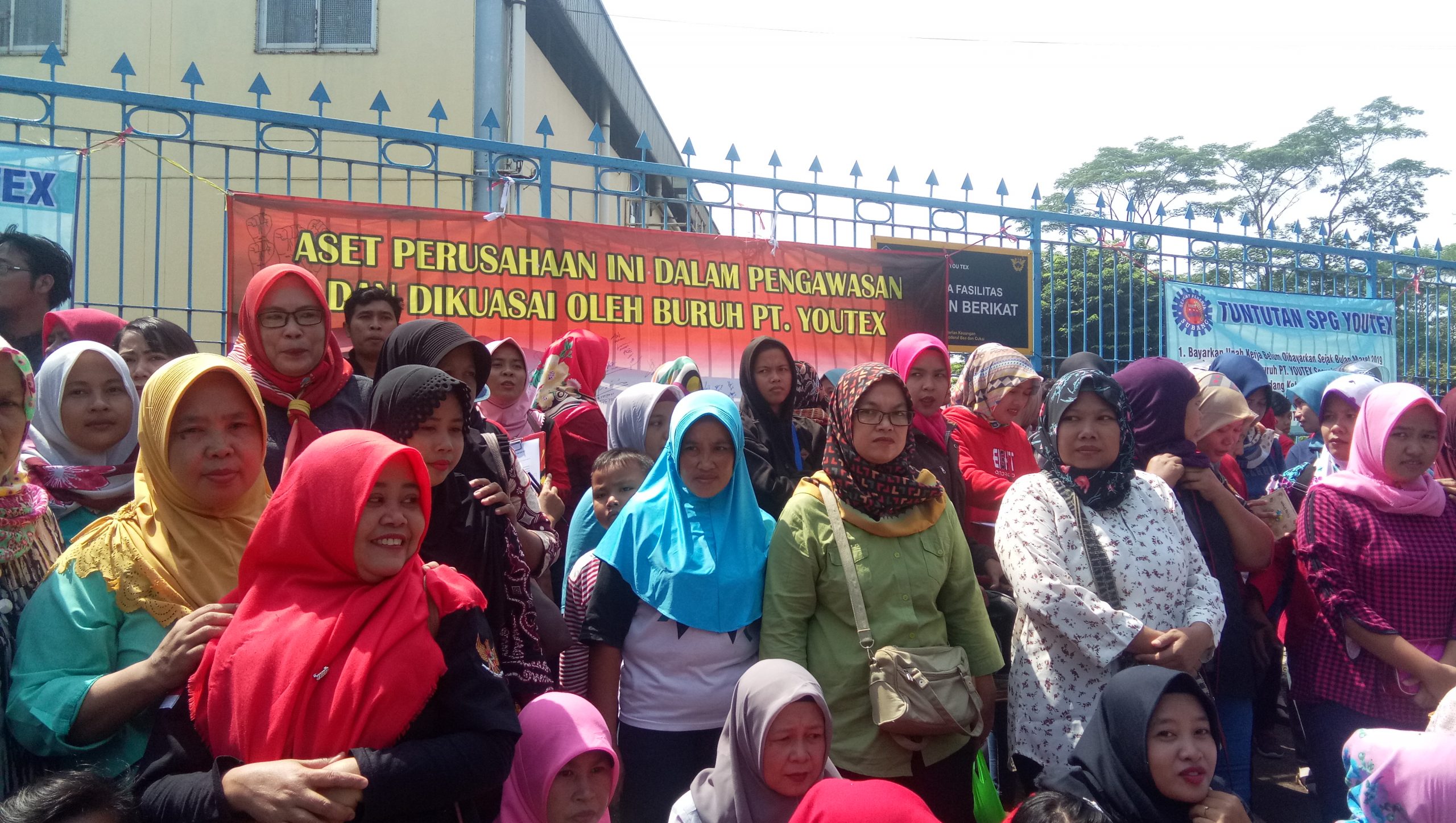 PT Youtex Bangkrut, Buruh Ancam Sita Aset karena Gaji Belum Dibayar sejak Maret