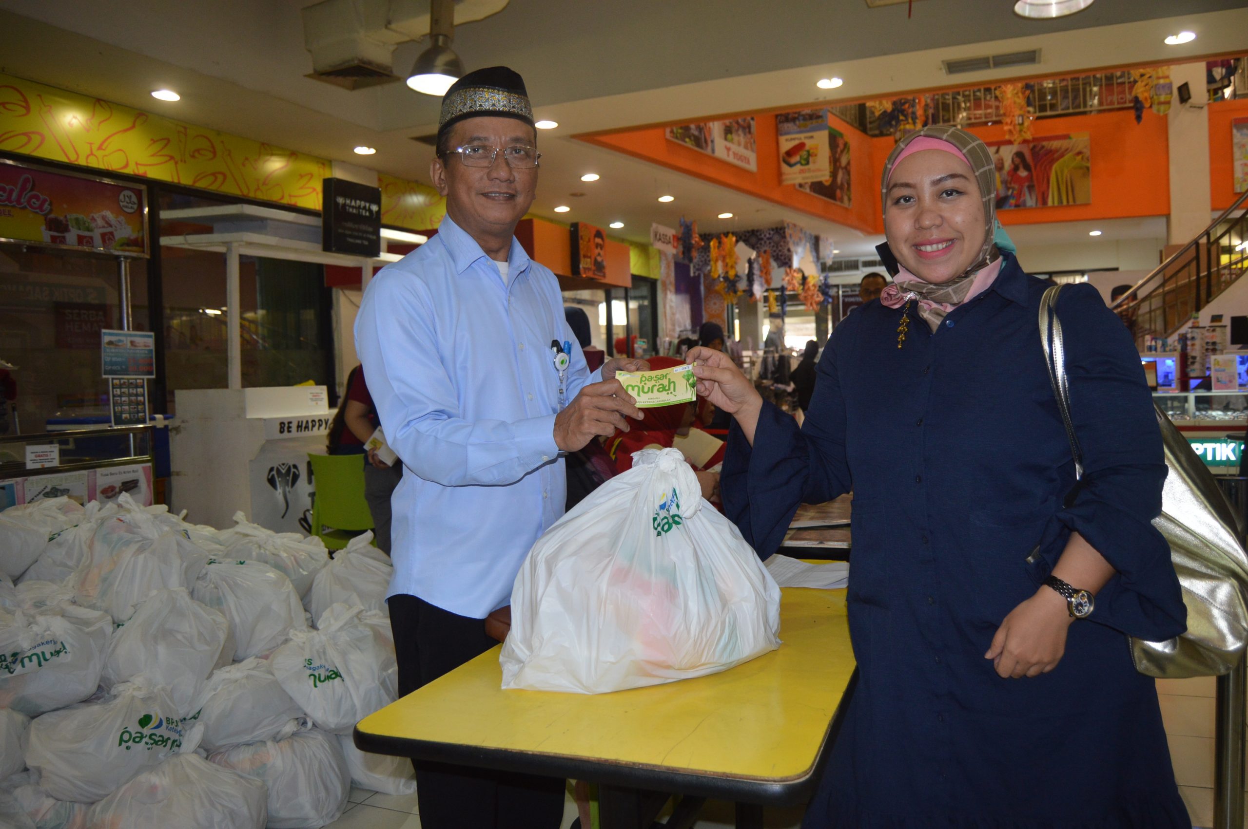 BPJS-TK Siapkan 600 Paket Sembako , Gelar Pasar Murah di Toserba Yogya