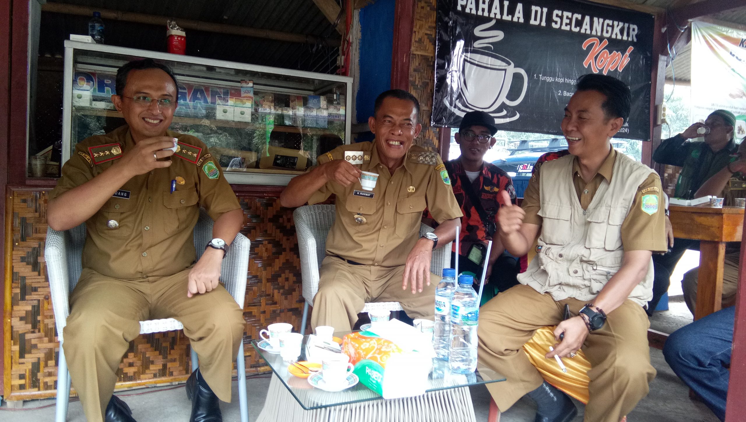 Mampir ke Kedai Kopi Jawara Subang, Bupati: Ini Harus Diviralkan