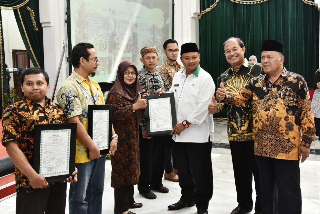Akselerasi Jawa Barat Juara, 300 IKM Terima Sertifikat Halal
