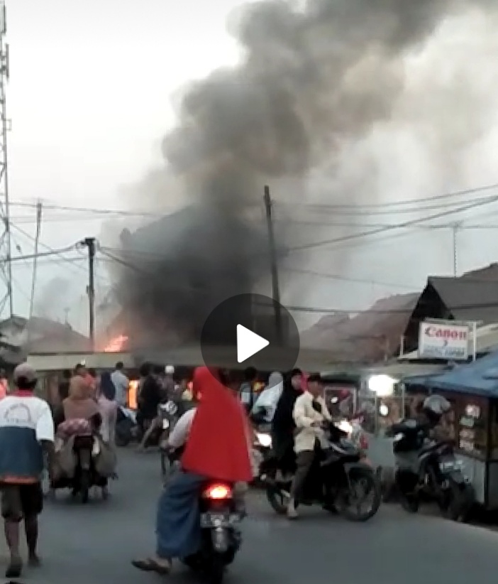 Tiga Warung di Area Pasar Pabuaran Terbakar