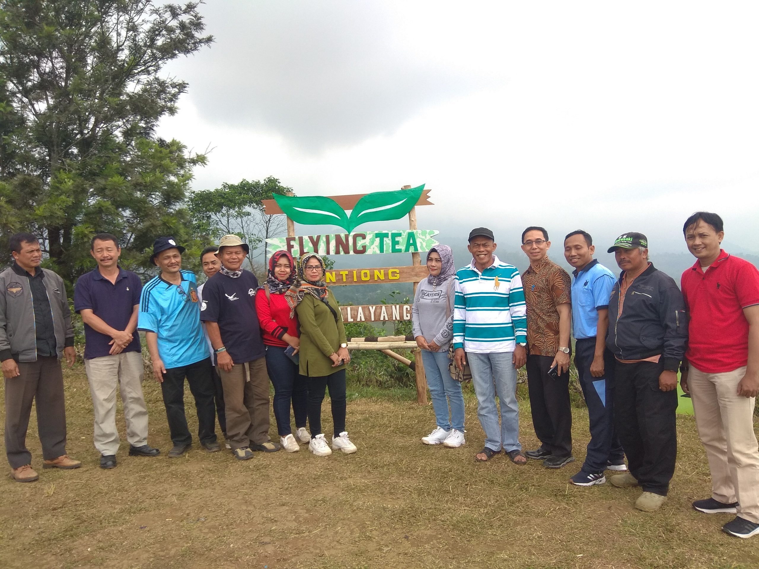 Ruhimat Pantau Pembangunan Akses Jalan ke Bukit Santiong