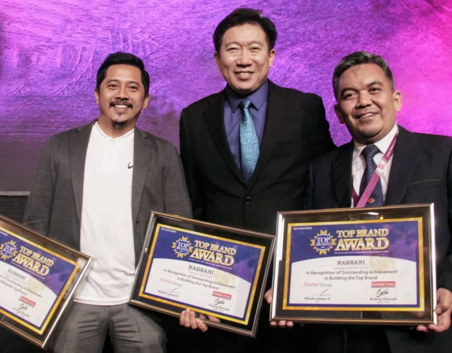 Rabbani Sabet Tiga Award Top Brand 2019