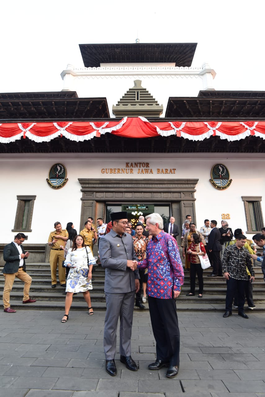 Sambut Penasihat PM Inggris di Gedung Sate, Ridwan Kamil Beberkan Potensi Investasi Jabar
