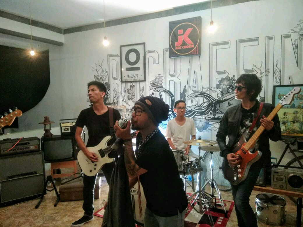 Just Kidding, Band asal Subang Berkibar di Kancah Nasional