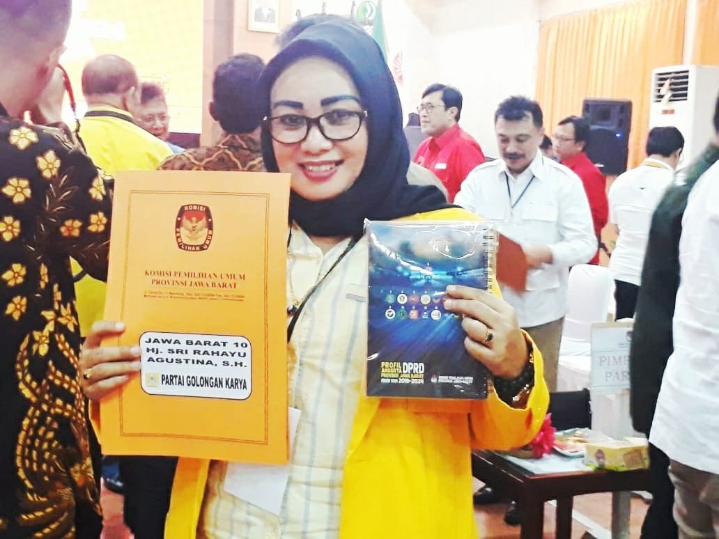 Sri Rahayu Agustina, Terima SK dari KPU Jabar