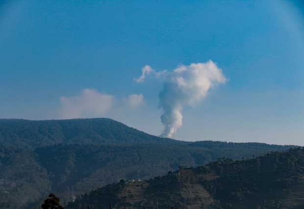 Gunung Merapi Dilaporkan 2 Kali Luncurkan Guguran Lava Pijar