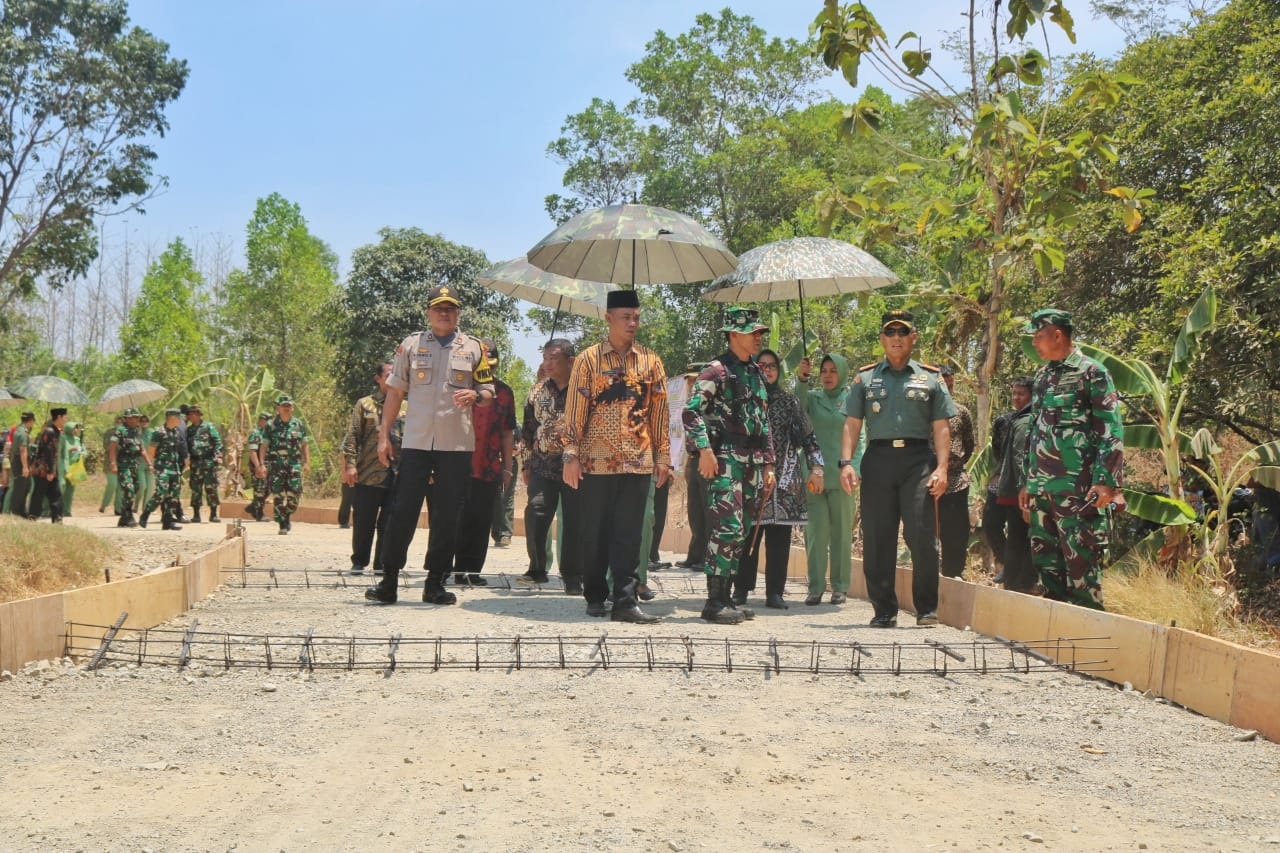 TNI bersama Rakyat Manunggal Membangun Desa dan Peradaban