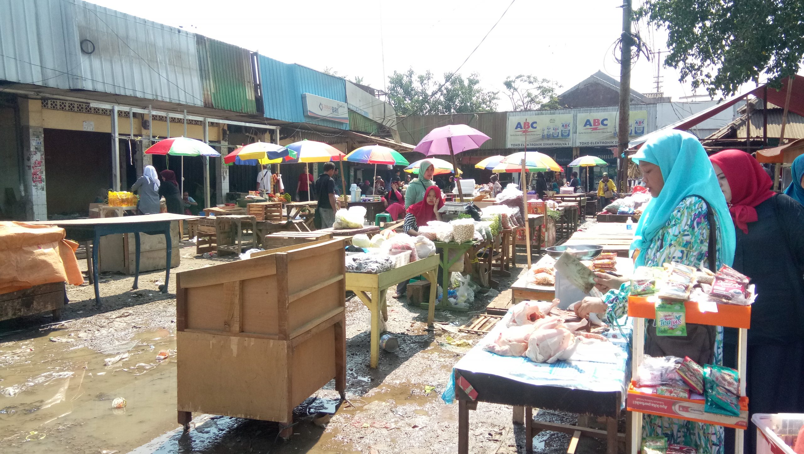 Bupati: Pedagang Diminta Sabar, Pasar Sementara Belum Ada Kepastian