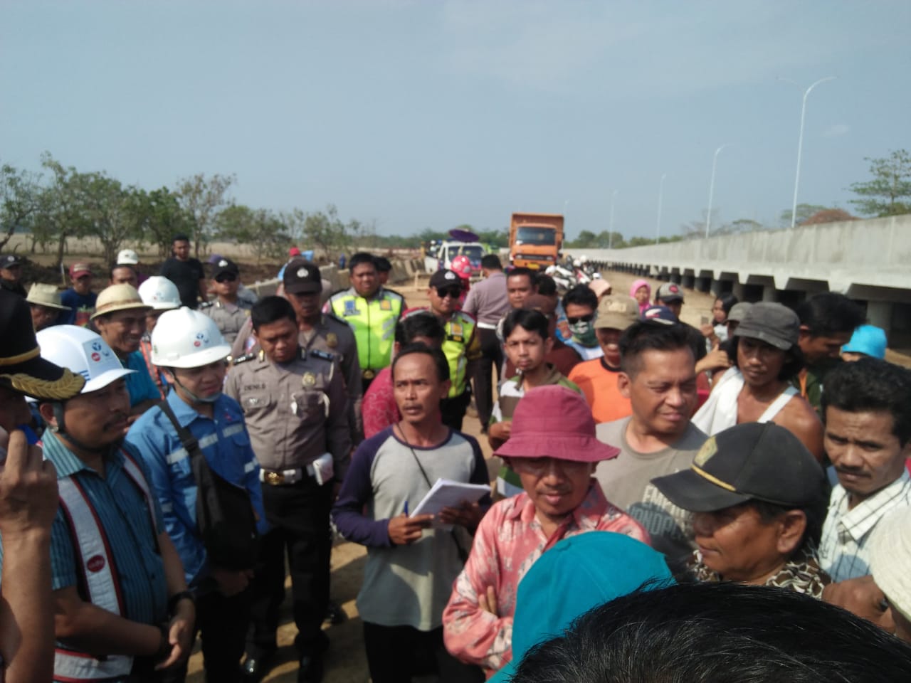 Tuntut Pembayaran Tanah, Warga Tutup Access Road Patimban