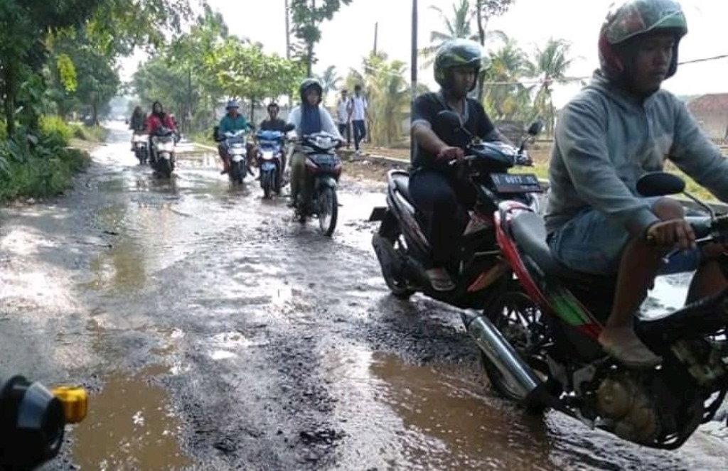 Program Jawara Nata Dipertanyakan, Masih Banyak Jalan Rusak dan Rawan Kecelakaan