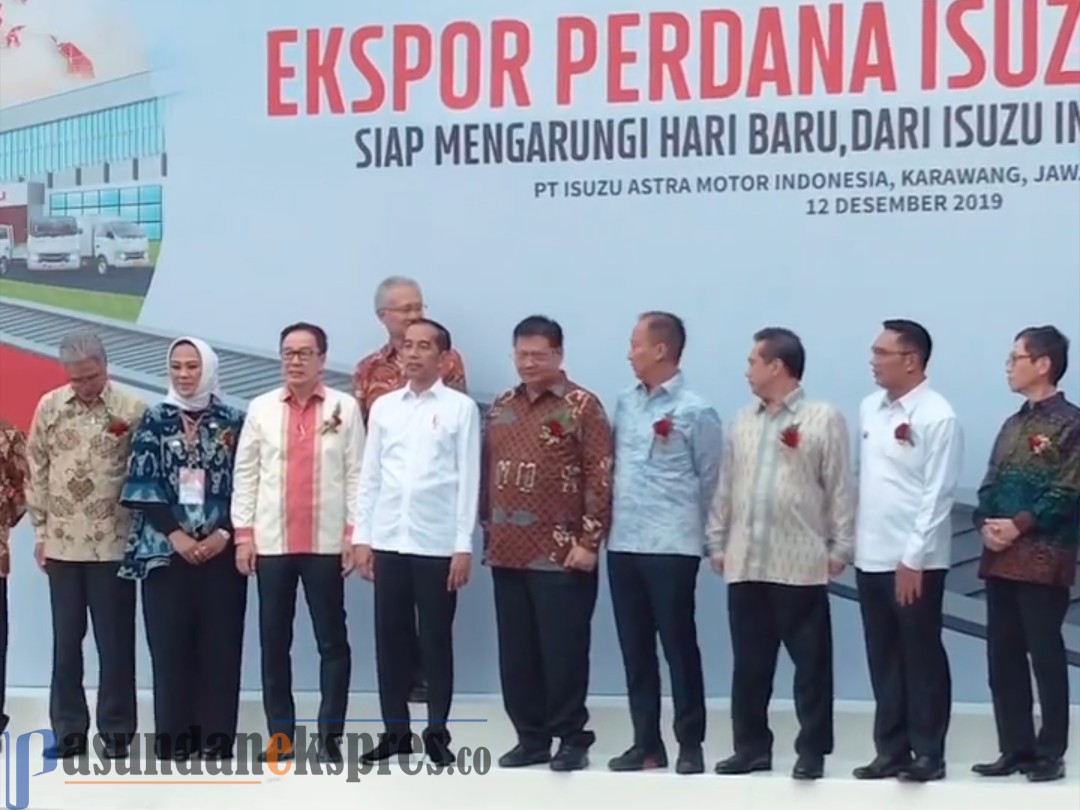 Jokowi Lepas Ekspor Perdana Produk Isuzu Traga ke Filipina