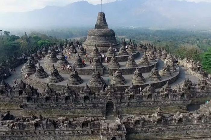 Borobudur : Peradapan Masa Lalu yang Menjadi Magnet Dunia dan Pelepas Dahaga Rakyat Sekitarnya