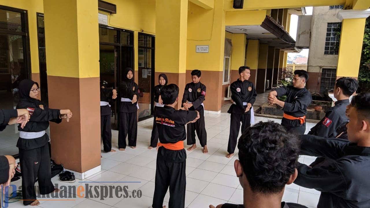 Satria Muda Indonesia Ajak Pelajar Berlatih Pencak Silat