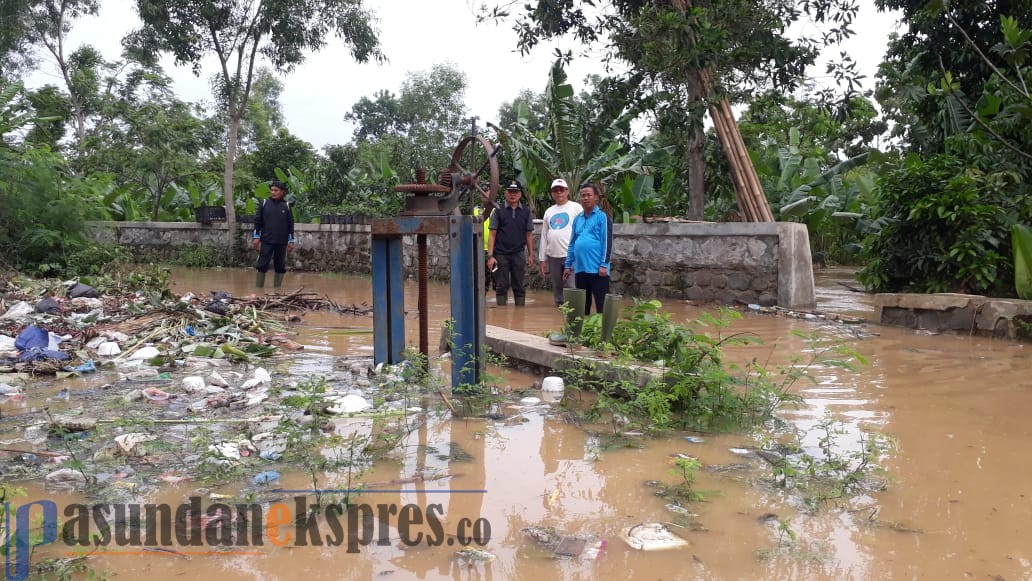 Tanggul Cijengkol Jebol, Ratusan Rumah di Tiga Desa Kecamatan Ciasem Terendam