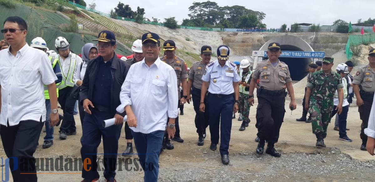 Menteri Perhubungan Budi Karya Sumadi Tinjau Proyek KCIC Tunnel 4