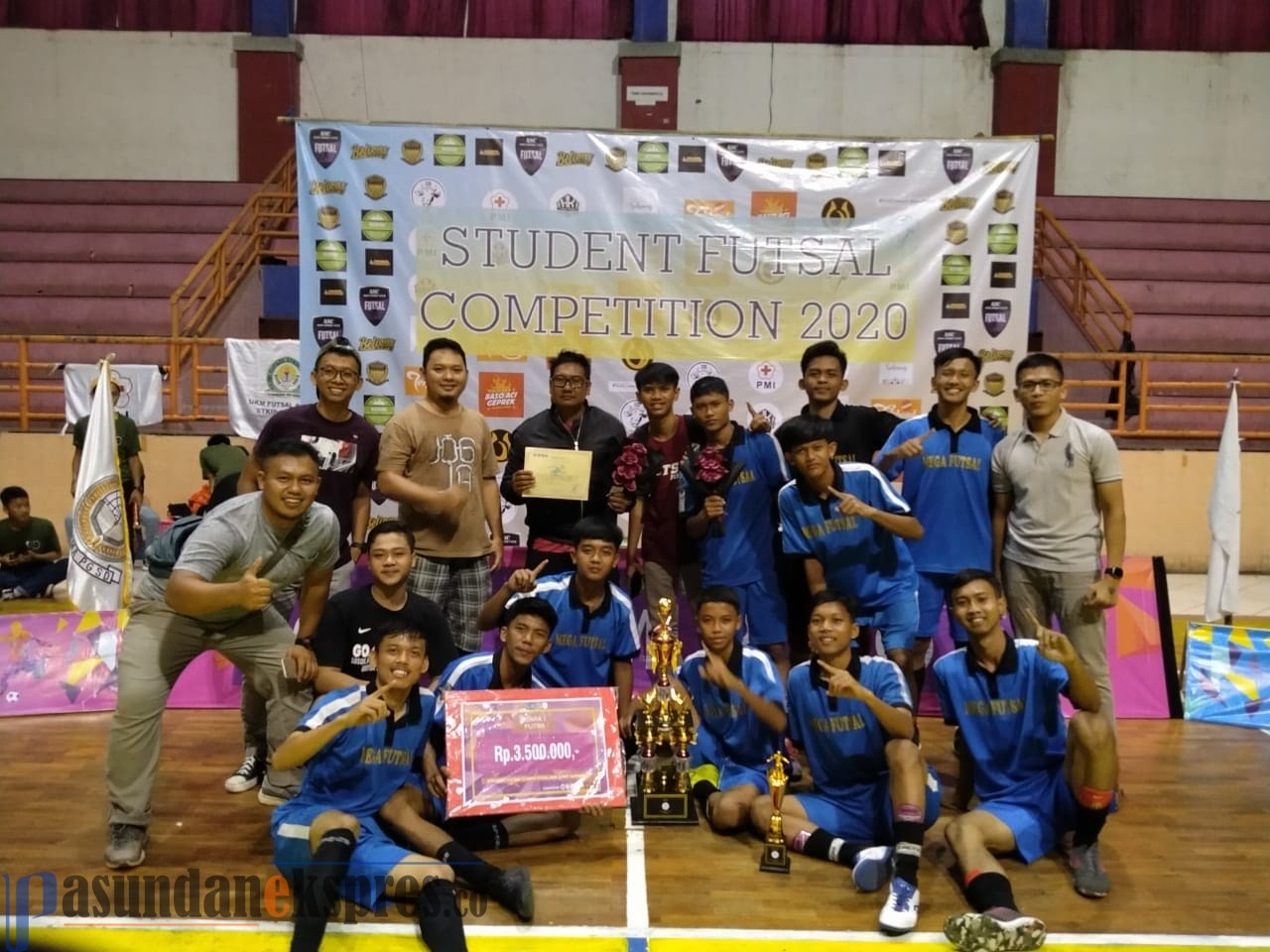 SMAN 1 Purwadadi Juarai Student Futsal Competition