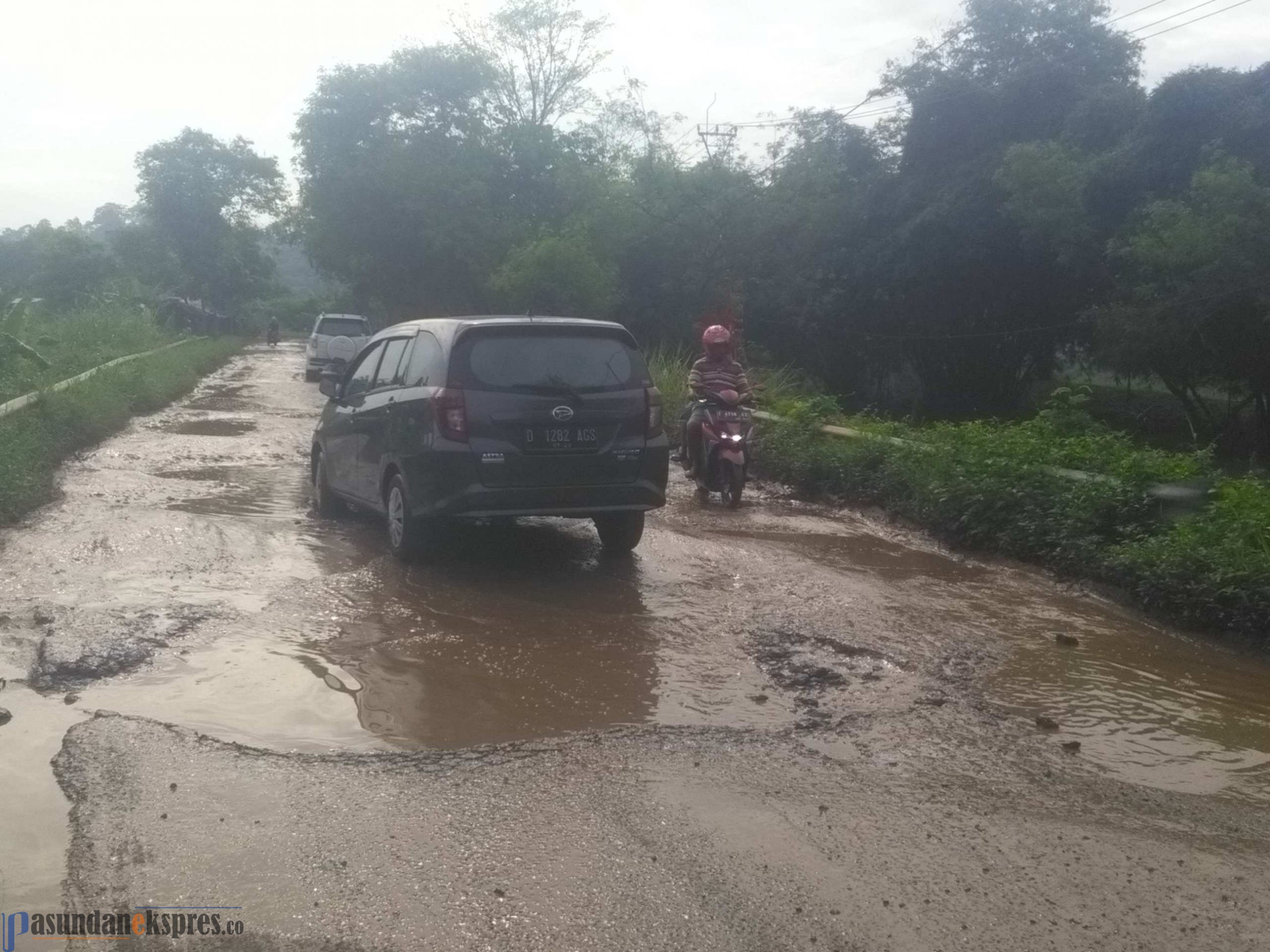 Musim Hujan, Jalan Lintas Dua Kecamatan Rusak Berat