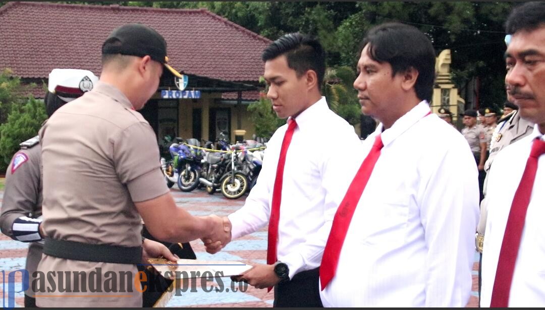 Berhasil Ungkap Kasus, Personel Polres Subang Diganjar Penghargaan