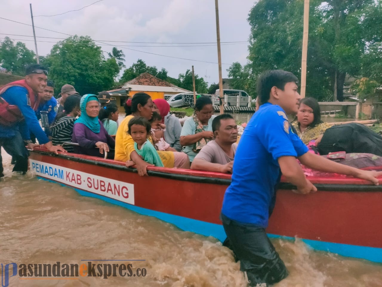Masyarakat Terdampak Banjir Kekurangan Logistik