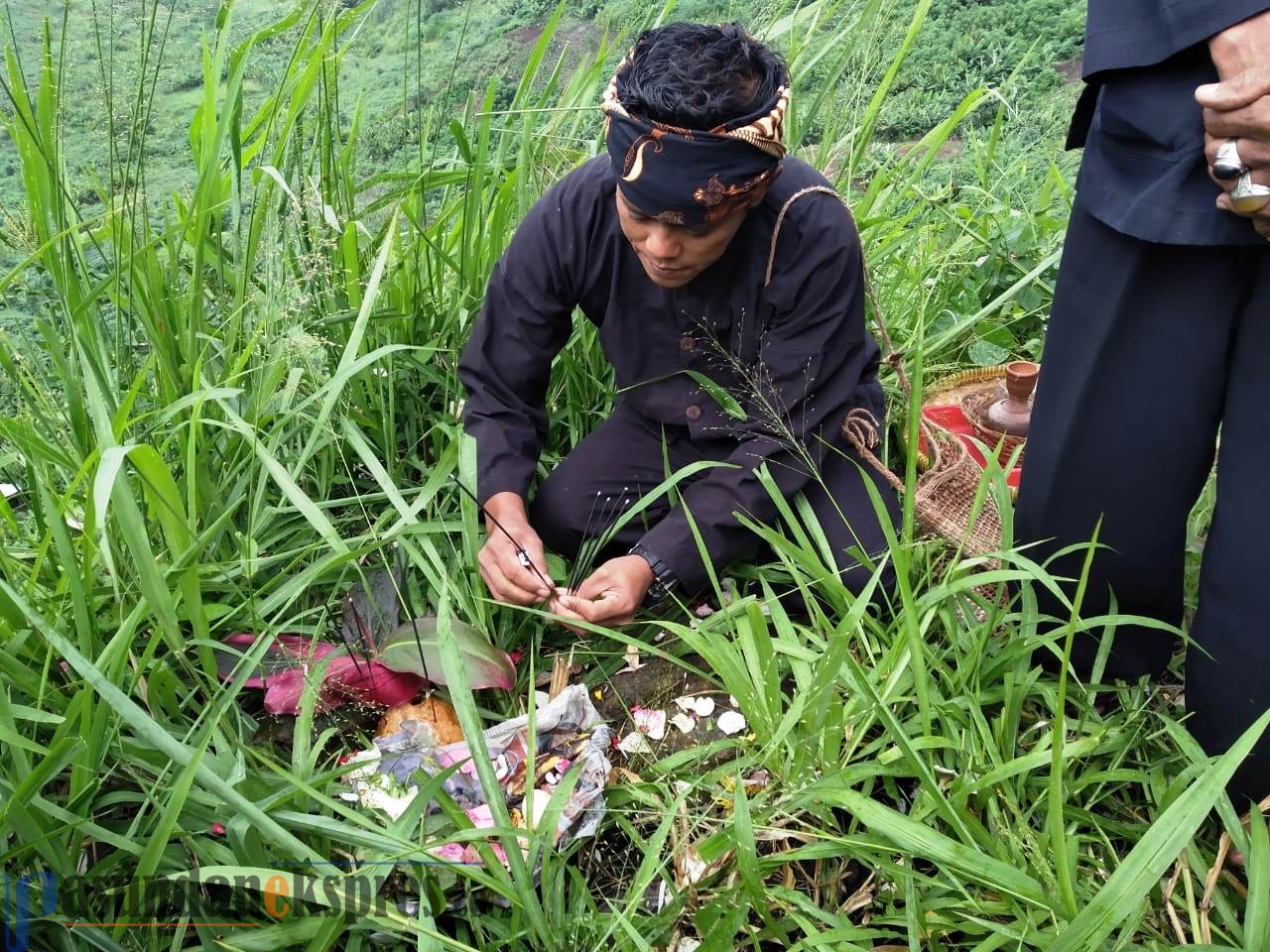 Ritual di Kampung Cireundeu Peringati Hari Peduli Sampah Nasional