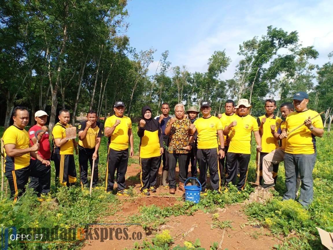 Polsek Campaka Lakukan Penghijauan, Rawat Wilayah Tandus