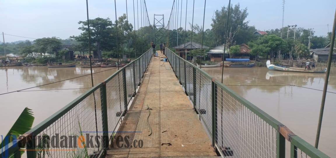 Progres Jembatan Penghubung Kampung Galian dan Tanjung Jaya Capai 90%