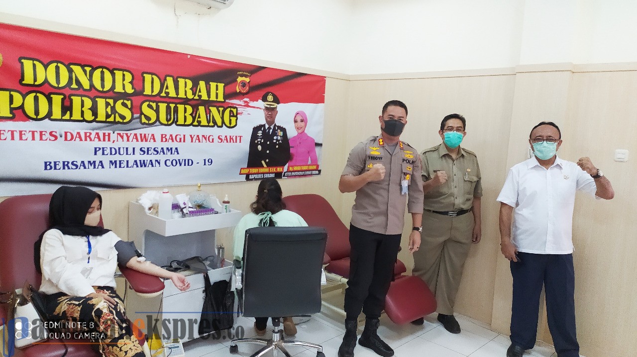 Ratusan Anggota Polisi Ikuti Donor Darah di PMI Subang