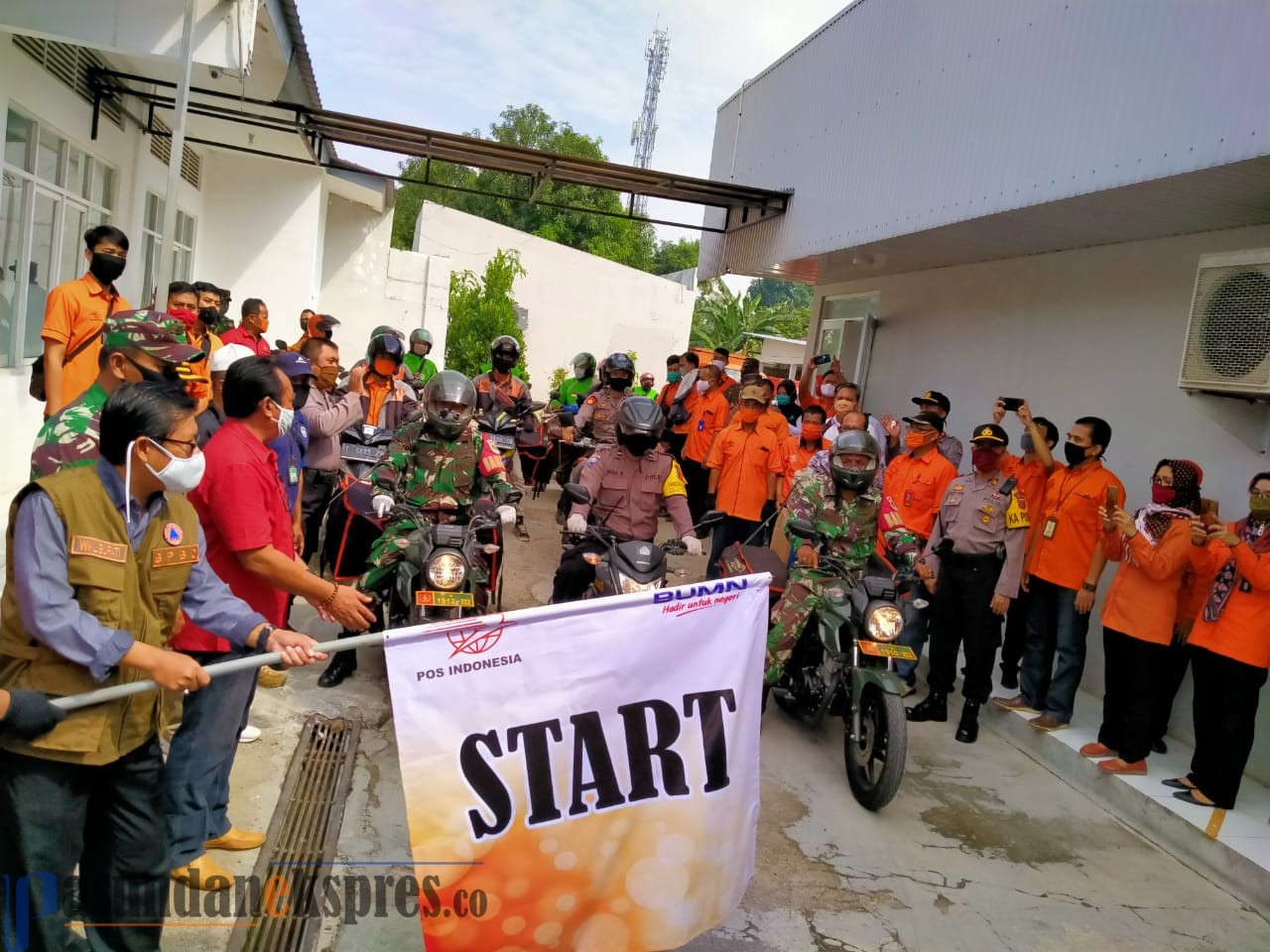 Bantuan Warga Terdampak Covid-19 di Subang Mulai Didistribusikan Ojol dan "Pak Pos"