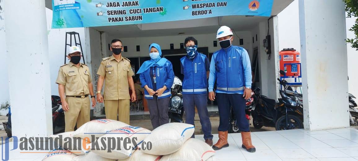 EPC Jawa-1 Sumbang 1,5 Ton Beras kepada Tim Satgas Covid-19 Kecamatan Cilamaya Wetan