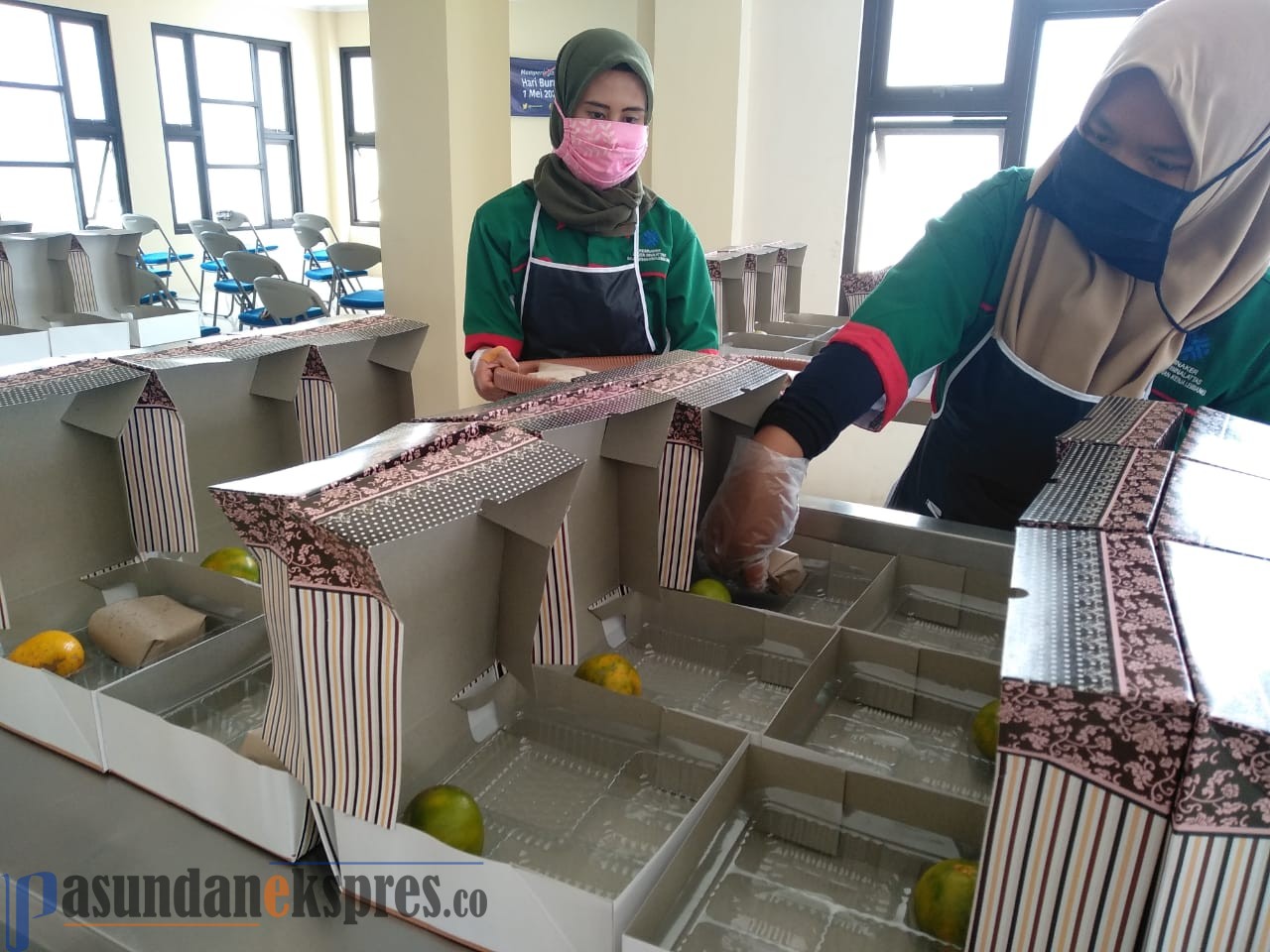 Nasi Box Hasil Cooking Class BLK Lembang, Dibagikan Pada Warga Terdampak Covid-19