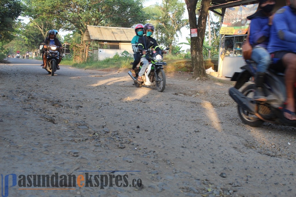 Banyak Ruas Jalan di Subang Rusak, Jawara Nata Belum Optimal