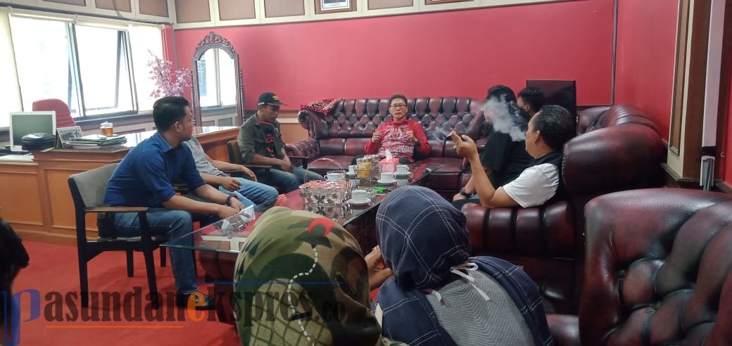 Diacuhkan Bupati, Seniman Subang Mengadu ke Ketua DPRD