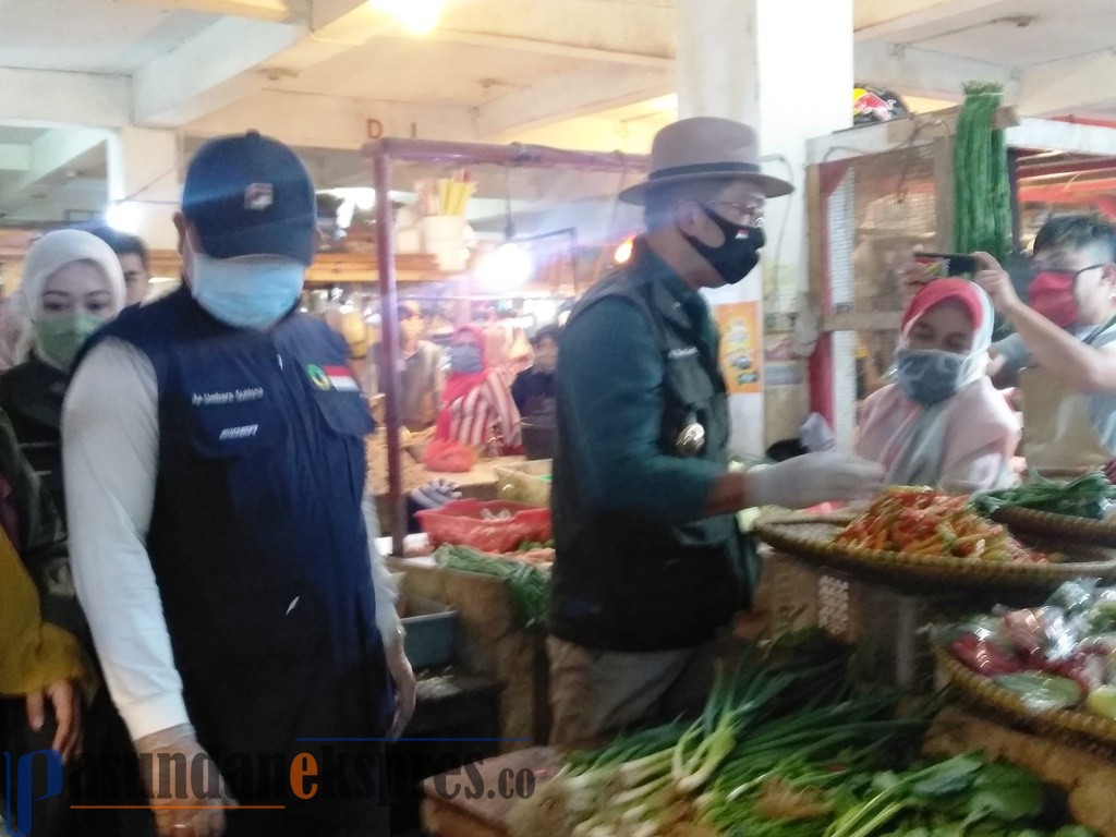 Kunjungi Pasar Panorama Lembang, Emil Beri Catatan ke Pihak Pengelola